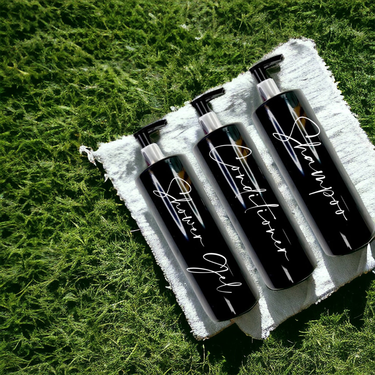 Pump Black and White Bottles / Shampoo Bottles / Bathroom accessories