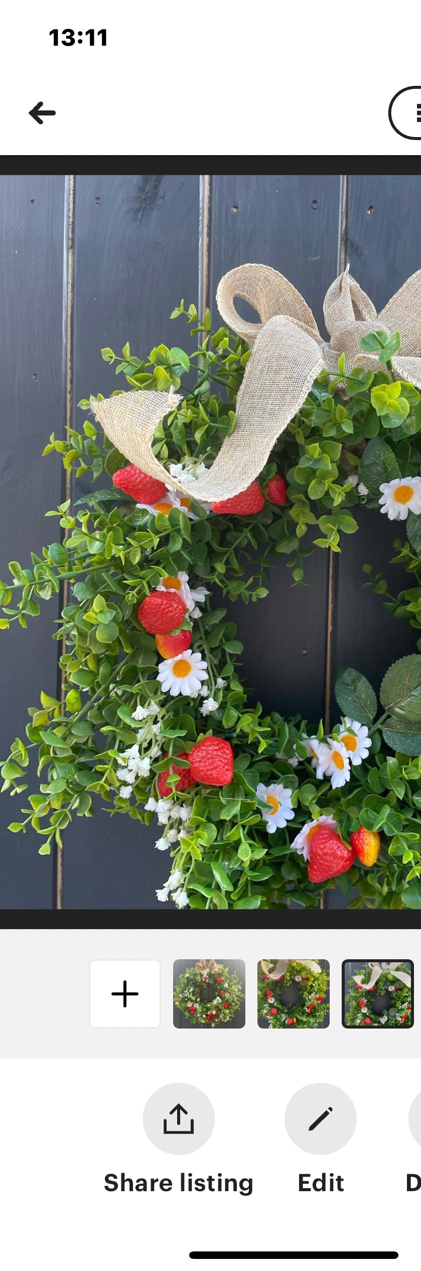 Strawberry’s and Daisies Wreath