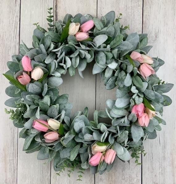 Tulip Glory Wreath